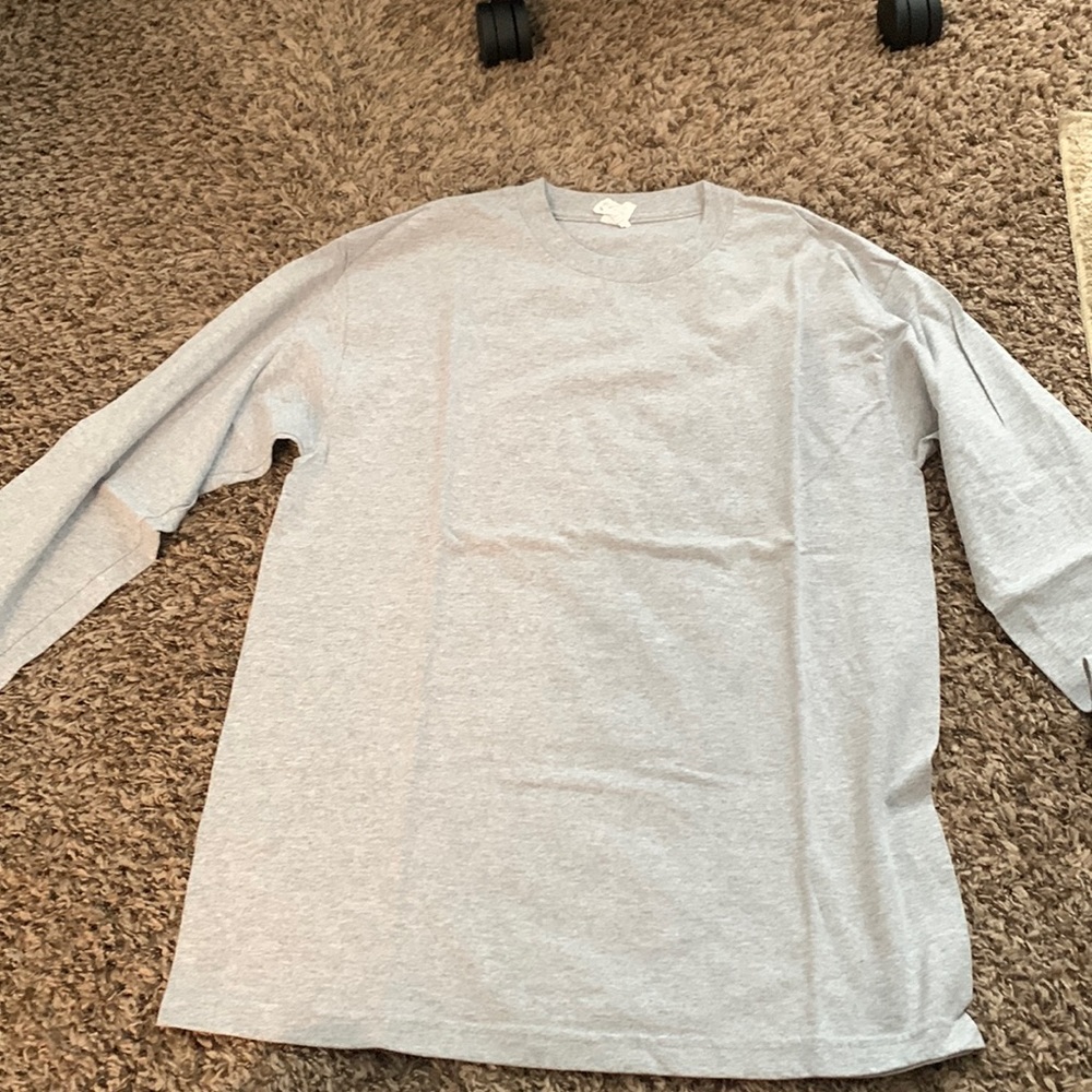 Long sleeve gray T-shirt, large, great condition